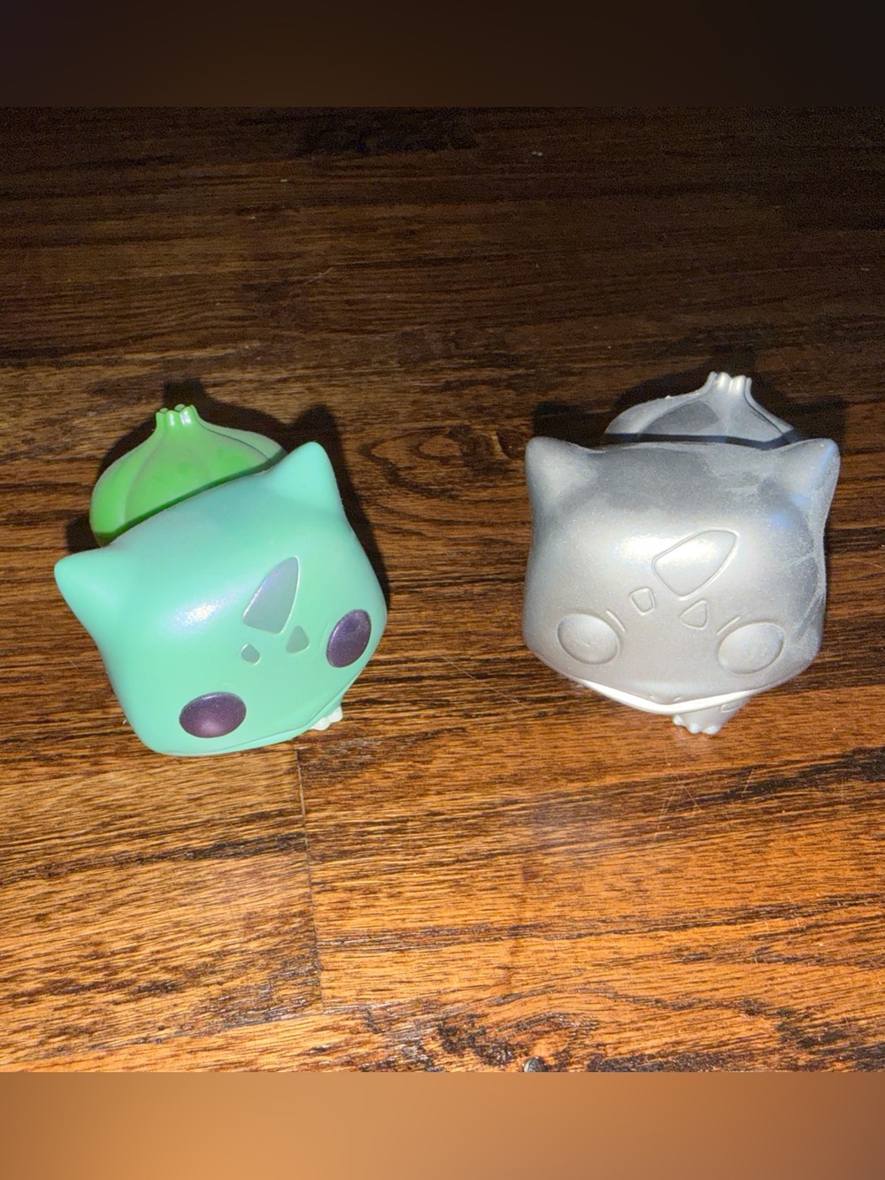 BUNDLE Pearlescent/Silver Funko POP! Pokemon Center Exclusive Bulbasaur #453